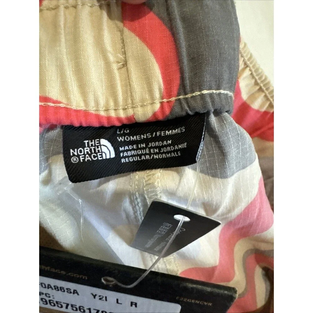 North Face Women's Class V Pathfinder Pull-On Short Flash Dry Size L Beige/Pink